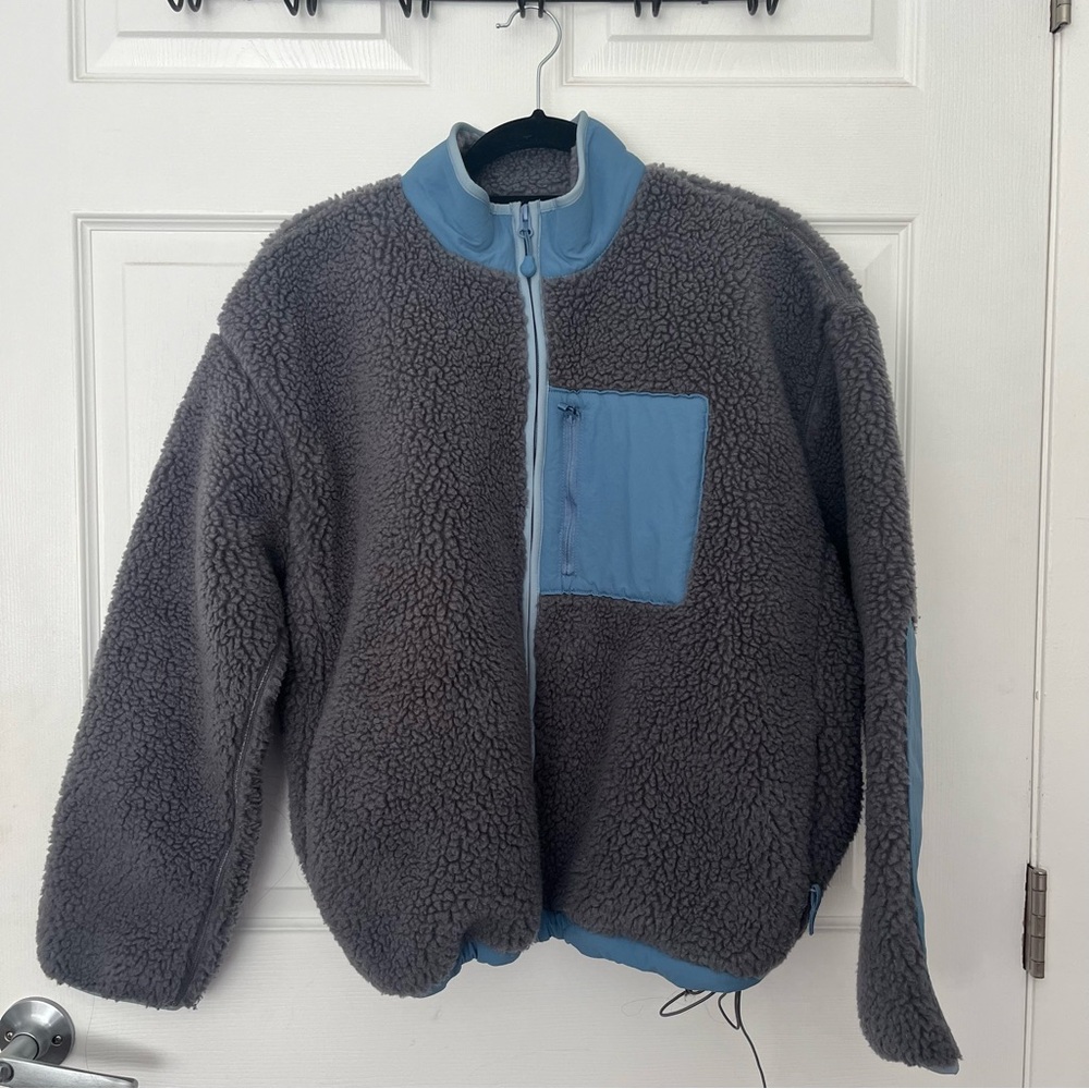 Gray and Blue Sherpa Fleece TNA Aritzia Jacket